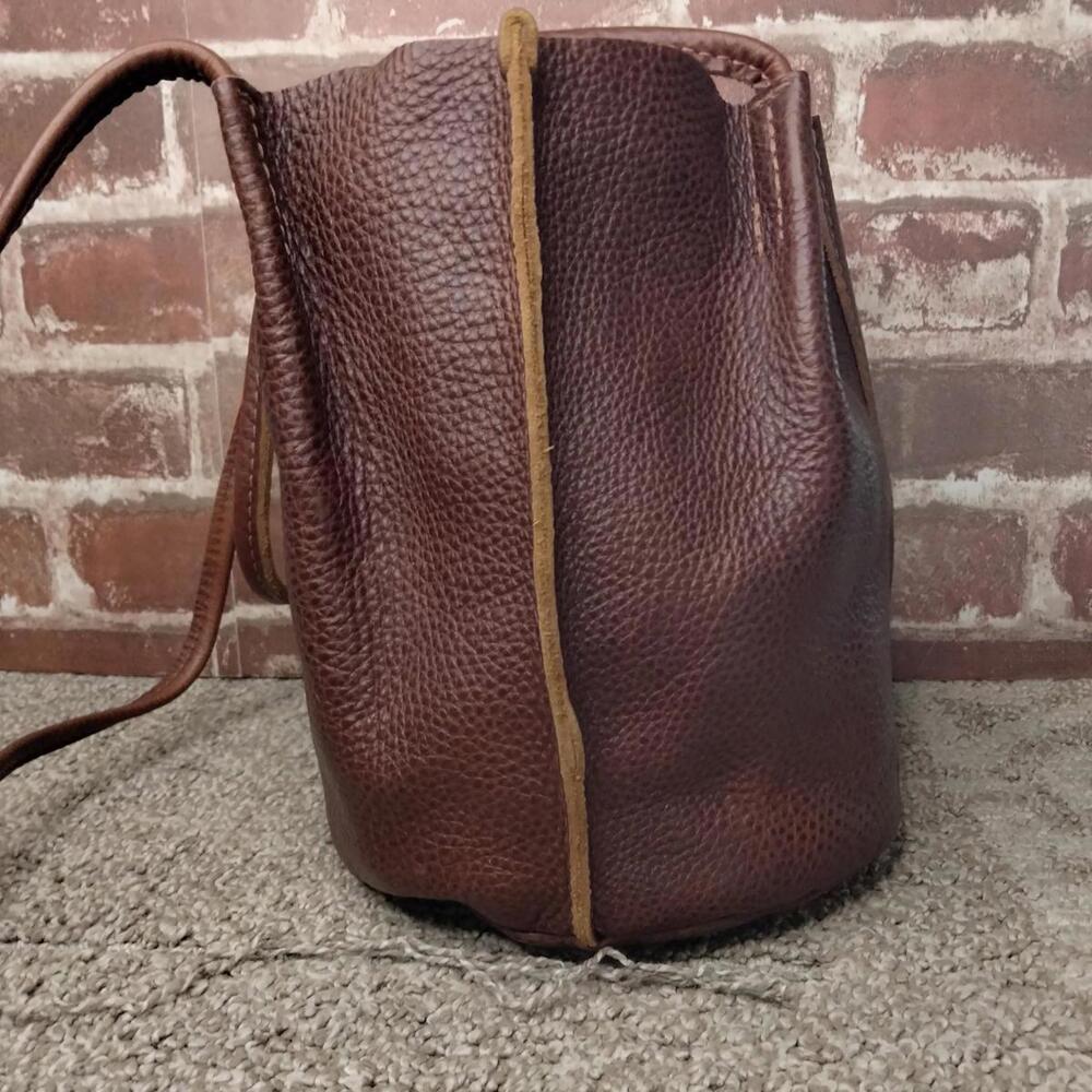 Portland Leather Goods Devan Bucket Tote Nutmeg Brown Pebbled Leather Purse - Picture 6 of 9